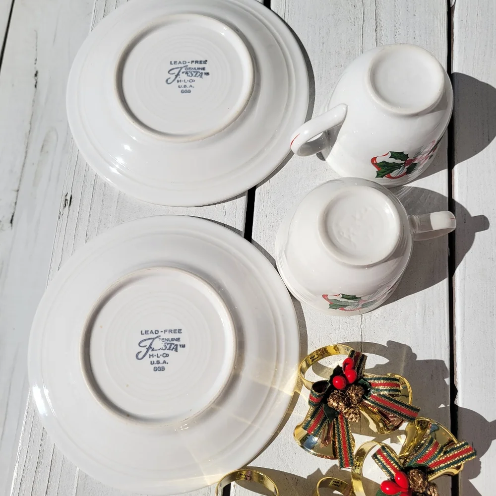 Fiesta Holly Berry Ribbon Coffee Tea Cups & Salad Bread Plates (2)  Napkin Rings